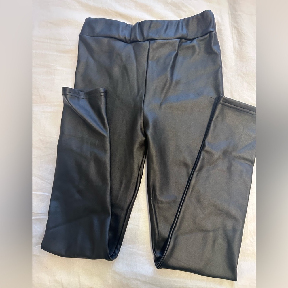 Black Women's faux leather Pants size medium from Venti6